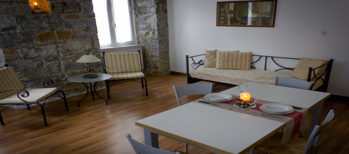 class="img-responsive"